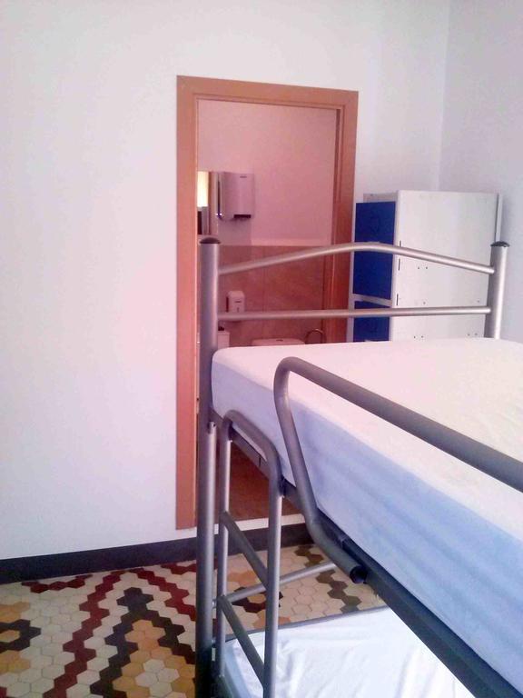 Albergue Internacional De Teruel City Backpackers Oda fotoğraf